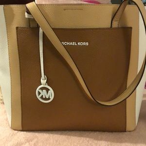 Michael Kors Shoulder Bag